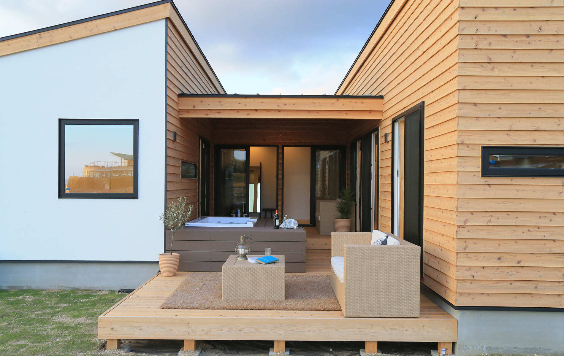 住まいで街並みに「彩り」と「潤い」を