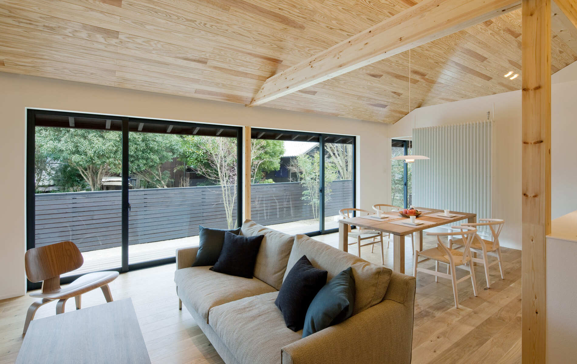 住まいで街並みに「彩り」と「潤い」を