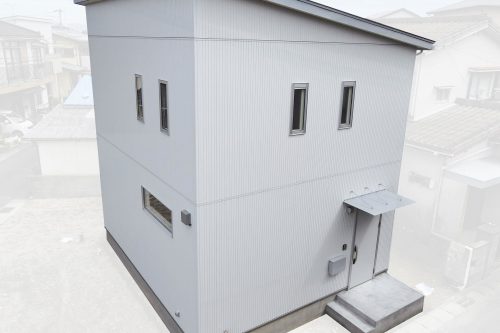 シンプル＆モダンでミニマルに暮らす家