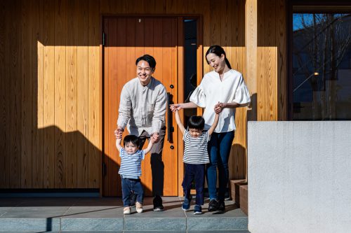 自然素材の温もりを感じる心安らぐ住まい